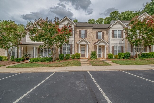 Building Photo - 8 Hydrangea Ct