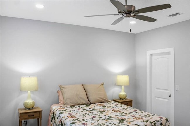 Building Photo - 905 Wayne St