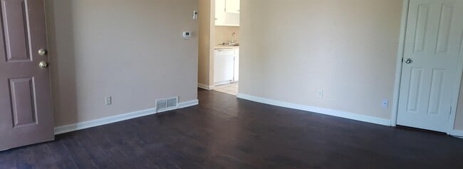 Building Photo - 1604 S Holland Dr