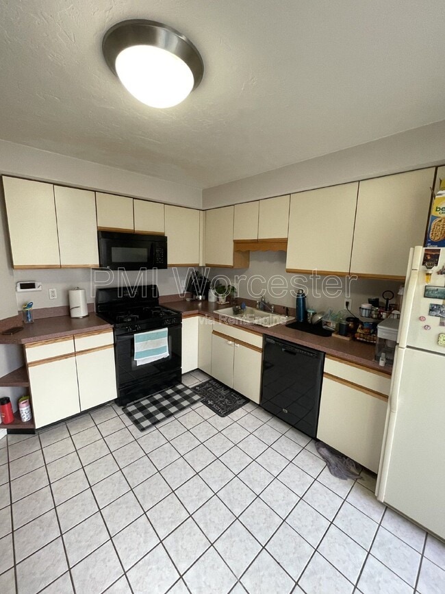 Building Photo - 244 Weatherstone Dr