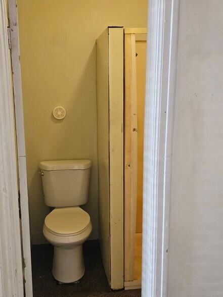 Building Photo - 393 S Eastern Ave