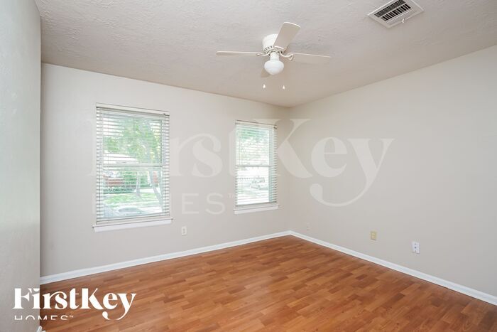 Building Photo - 7834 Sunny Ridge Dr