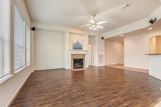 Building Photo - 6604 Trenton Lake Ln