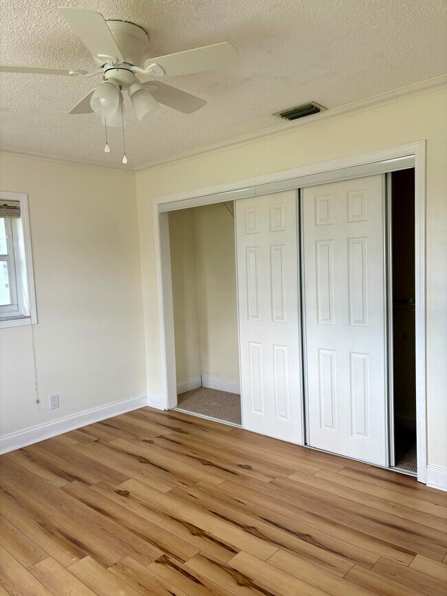 Building Photo - 2019 SW 18th Dr