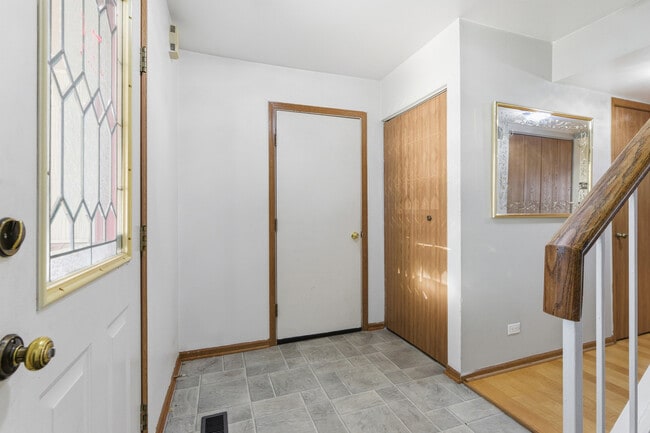 Building Photo - 1297 Woodlake Dr