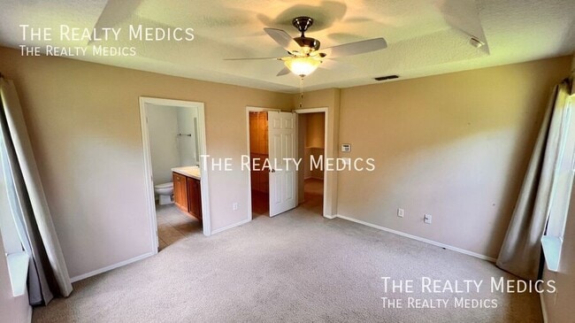 Building Photo - 612 Old Pine Ct