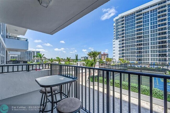 Building Photo - 525 N Ocean Blvd