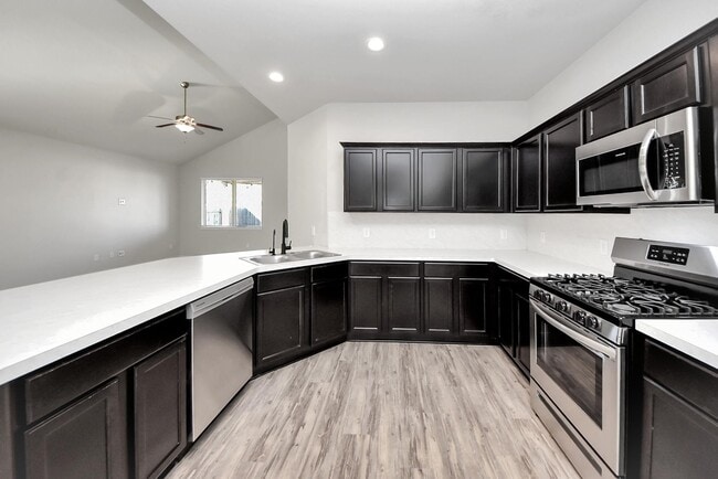 Building Photo - 20914 Iris Bloom St