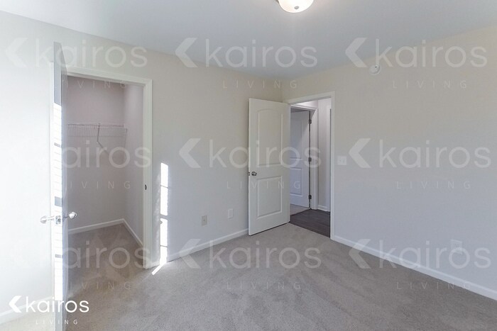 Building Photo - 816 Heather Dr