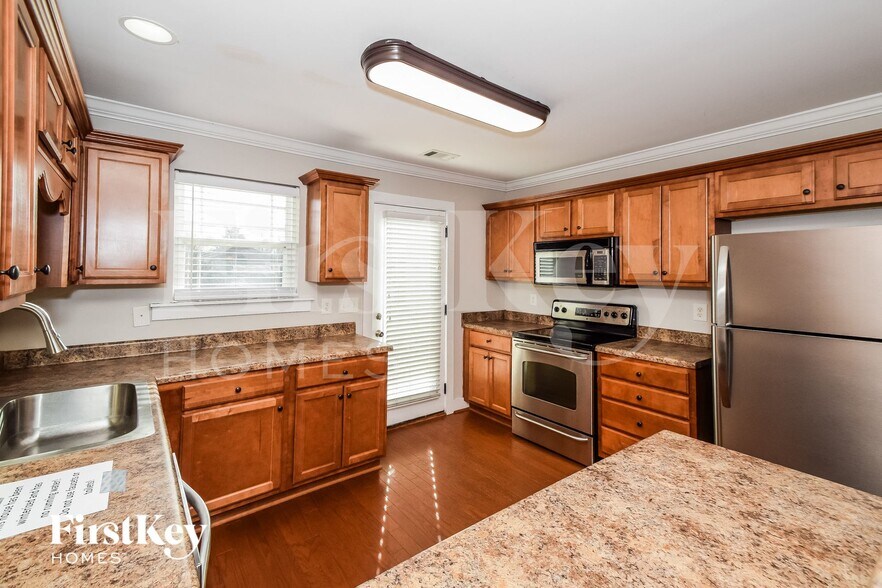 Building Photo - 283 Stonecreek Pl