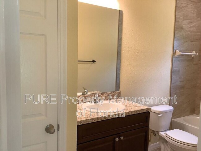 Building Photo - 1404 NW 18th Ave