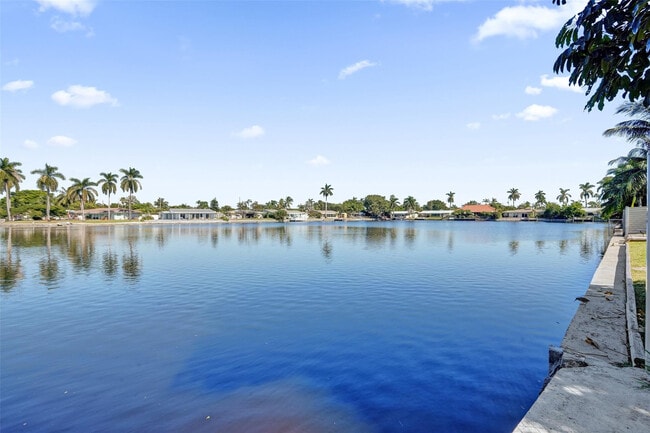 Building Photo - 4200 NE 15th Ave