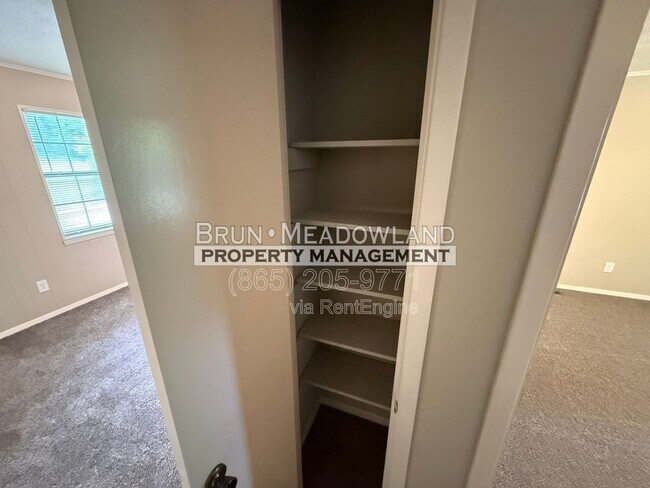 Building Photo - 7627 Alki Ln SW