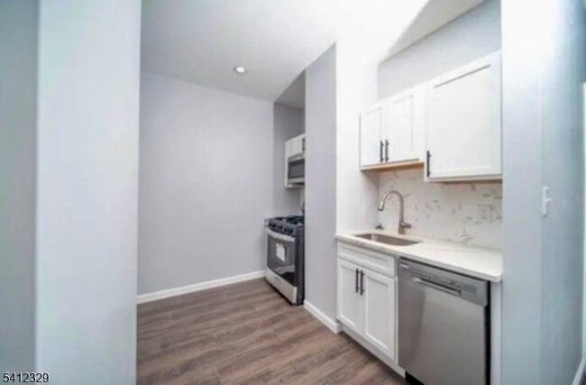 Building Photo - 209 N 4th St