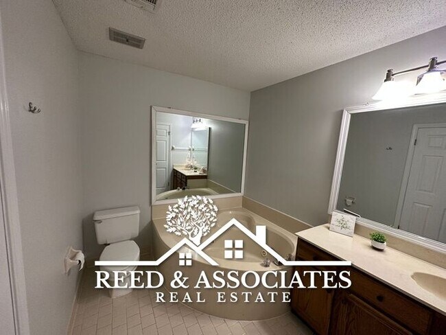 Building Photo - Collierville Townhouse Located on Corner Lot!