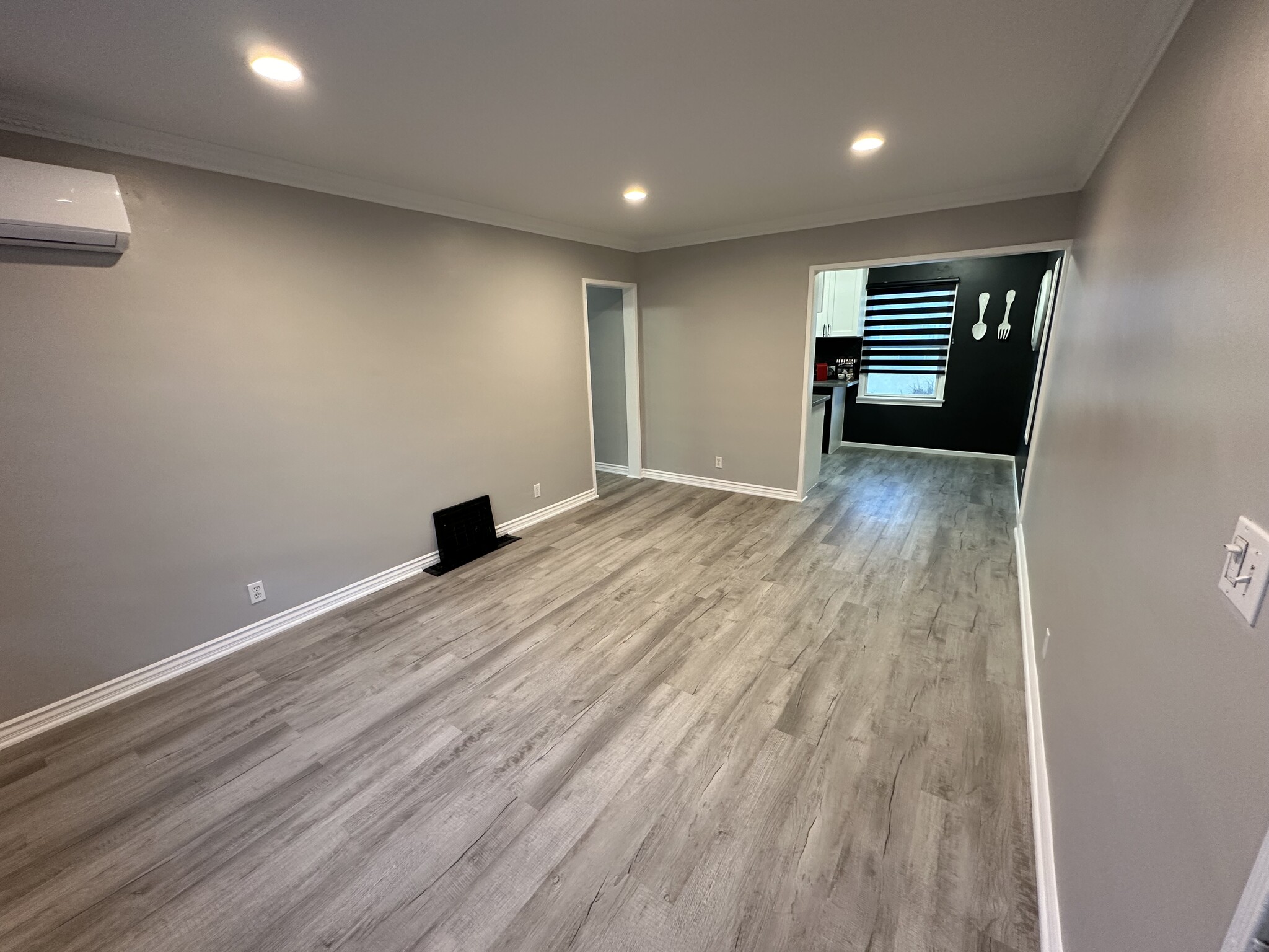 living room / dining room - 1220 N Cordova St