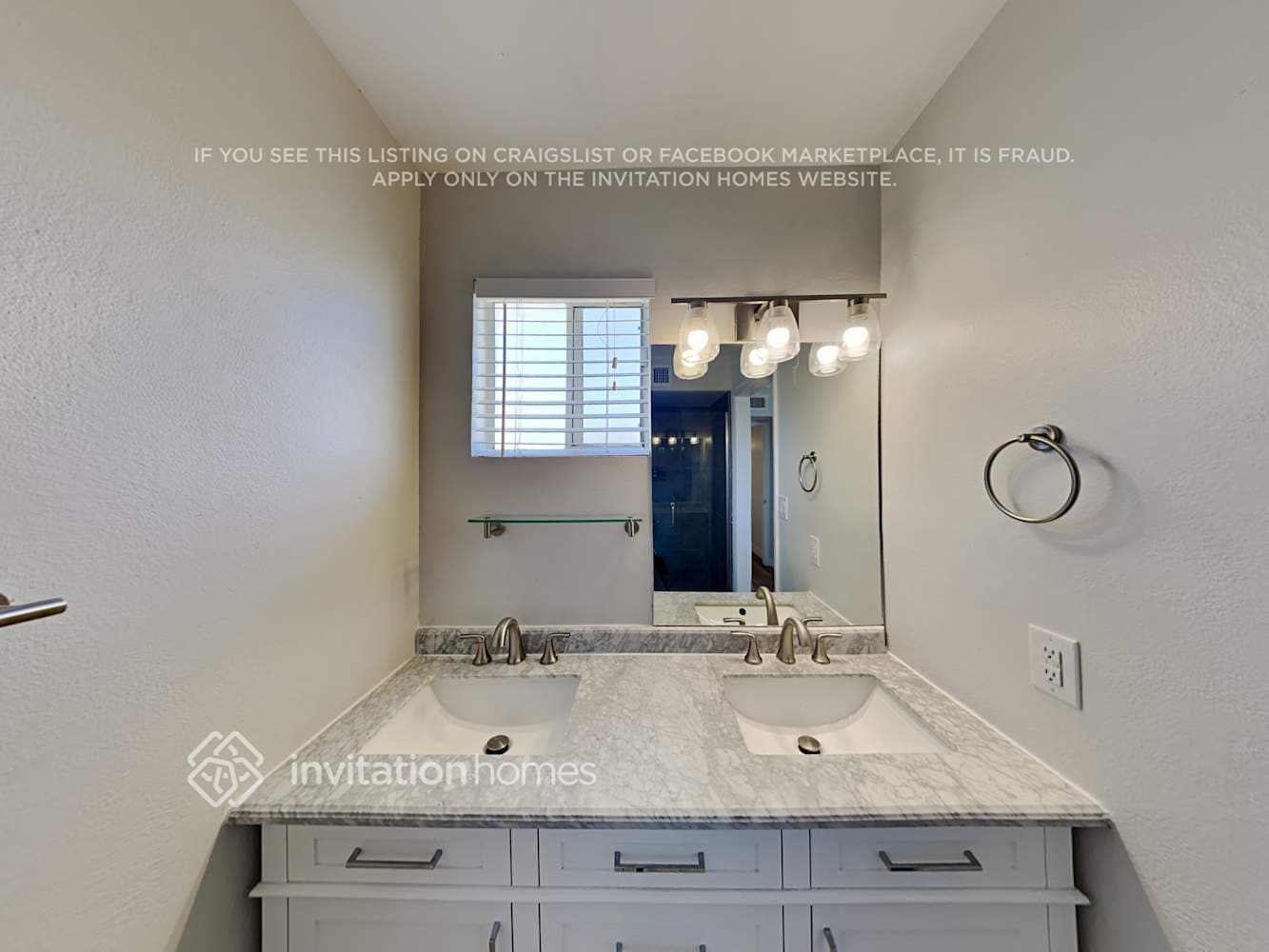 Building Photo - 2520 S Los Feliz Dr