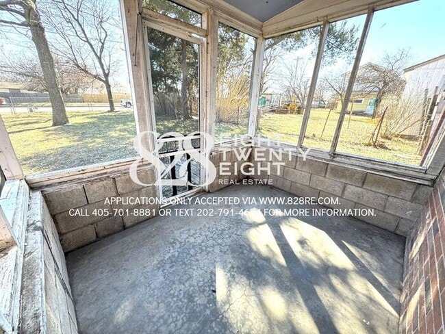 Building Photo - Cozy 2 Bed/1 Bath Single Family Brick Home...