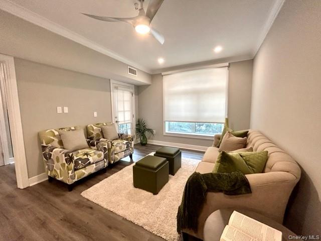 Building Photo - 100 Glen St