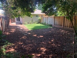 Building Photo - 39-1810