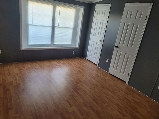 Building Photo - 715 Briar Ridge Way
