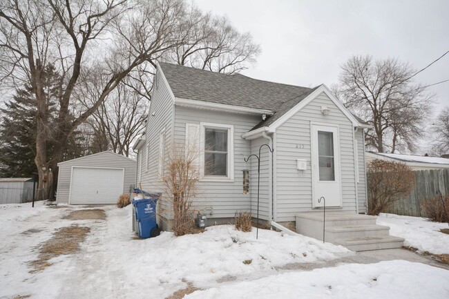 Primary Photo - Cute, Remodeled 2br Home, Like New!