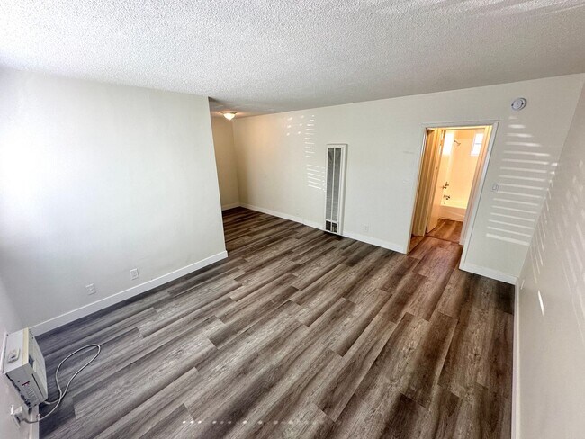 Primary Photo - Cute 1bd/1ba move in ready in NoHo