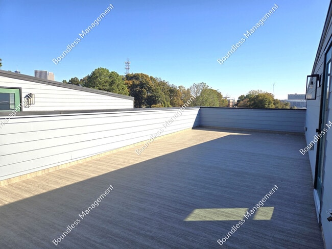 Building Photo - 340 Eugenia St SW