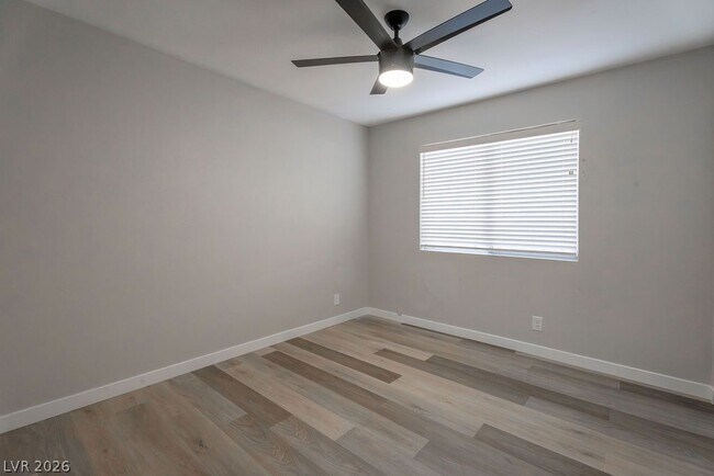 Building Photo - 1735 Navarre Ln