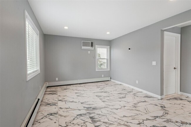 Building Photo - 1 Center Ct