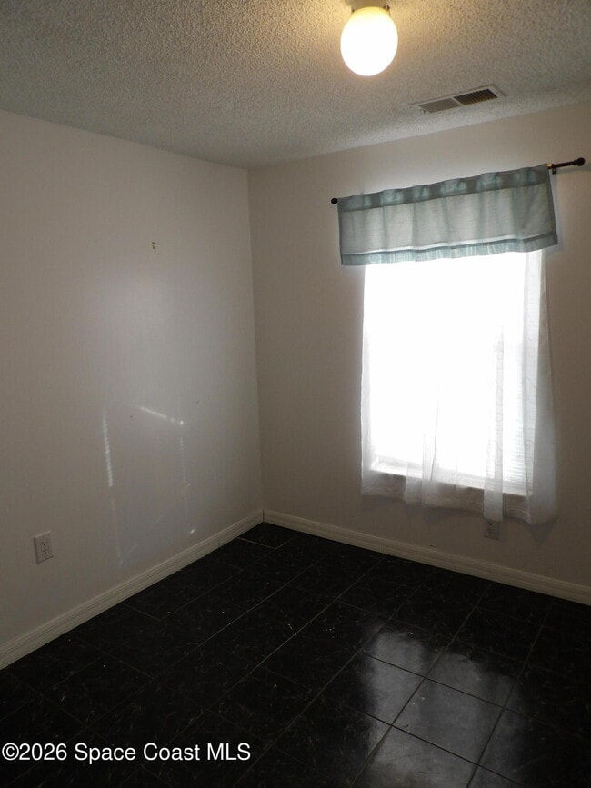 Building Photo - 6318 Hudson Rd