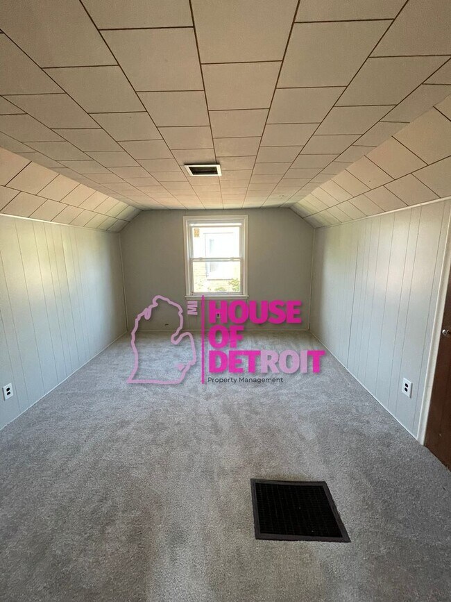 Building Photo - 3 BEDROOM | 1 BATH | FREE PRE SCREEN