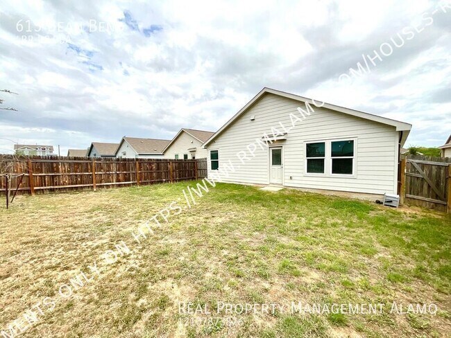 Building Photo - 615 Bean Bnd