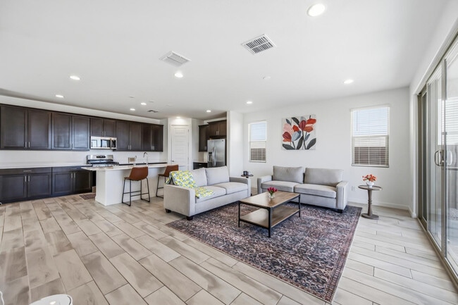 Building Photo - 2053 W Sienna Bouquet Pl