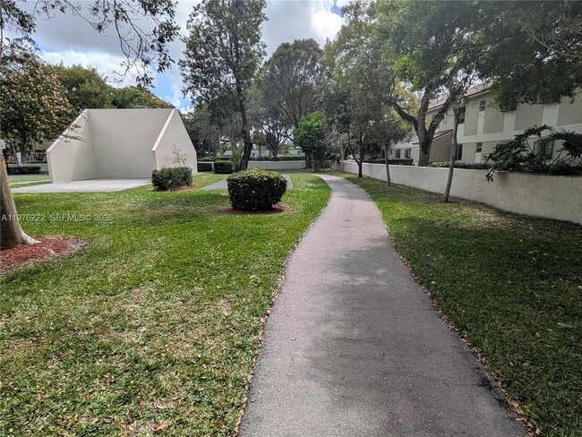 Building Photo - 108 Gardens Dr