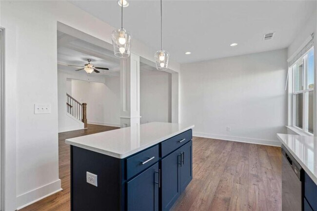 Building Photo - 61 Auburn Wds Dr