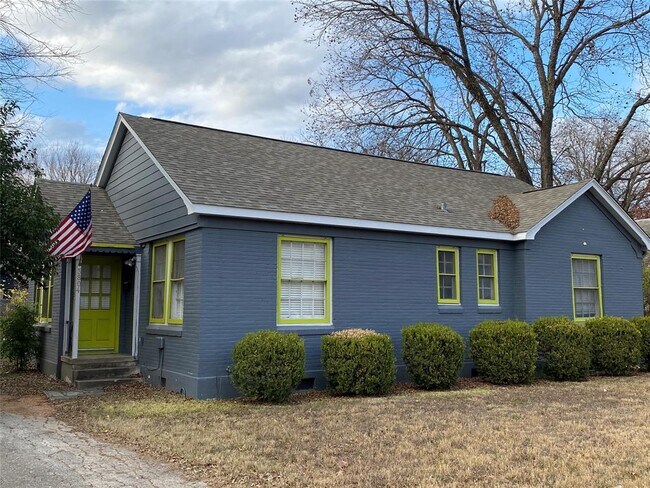 Primary Photo - 3804 Duval St