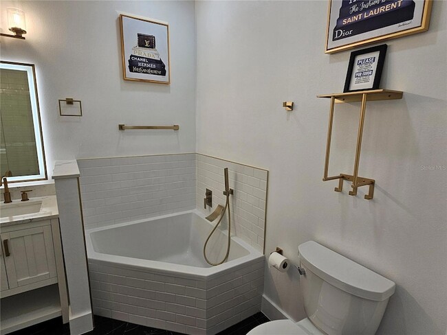 Building Photo - 2075 Jewell Ave