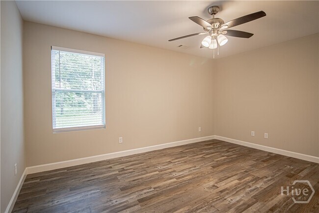 Building Photo - 22 Nelson St