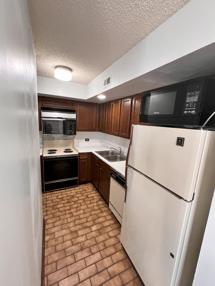 Building Photo - 123 N Locust St