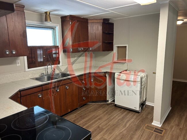 Building Photo - 3464 Red Banks Rd S