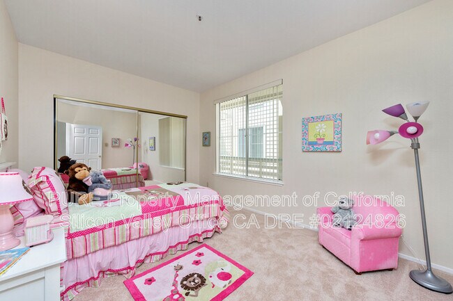 Building Photo - 929 E El Camino Real