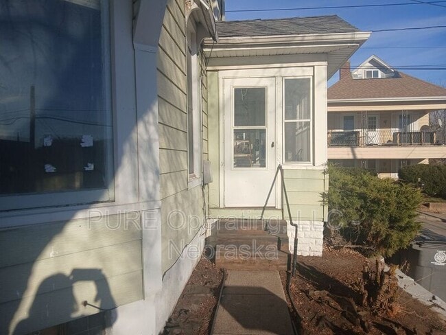 Building Photo - 138 Grant St