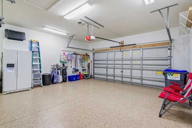 Building Photo - 1020 W Rollingwood Ct