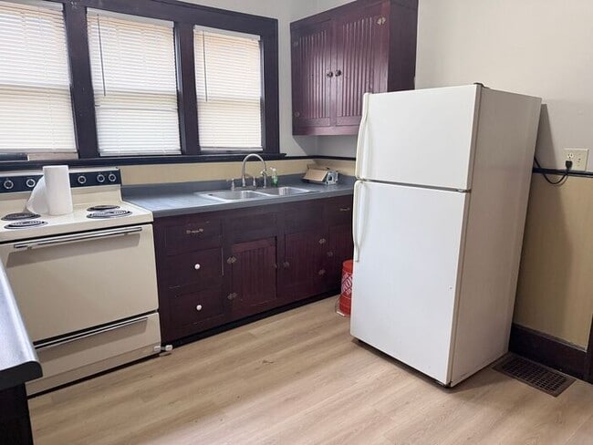 Building Photo - Ready, Set, Move – Unmatched Rental Deal!