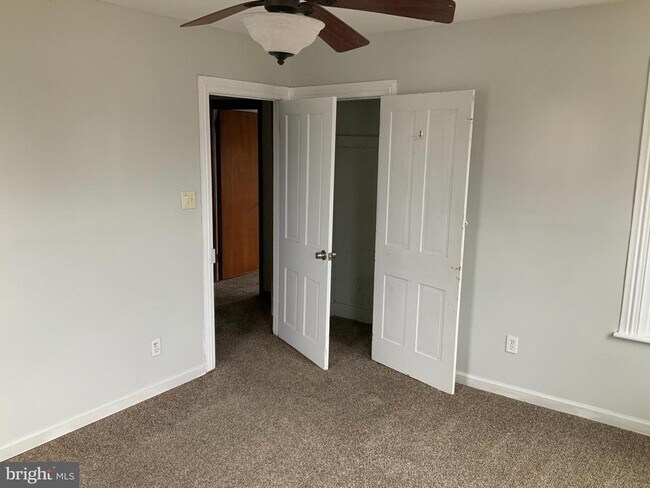 Building Photo - 334 Blue Bell Rd