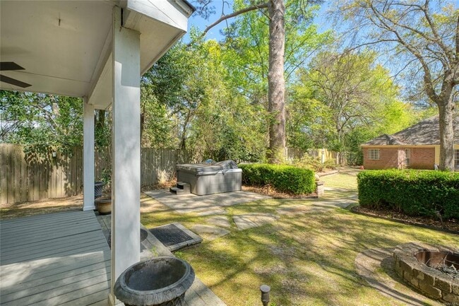 Building Photo - 561 Pine Tree Ln