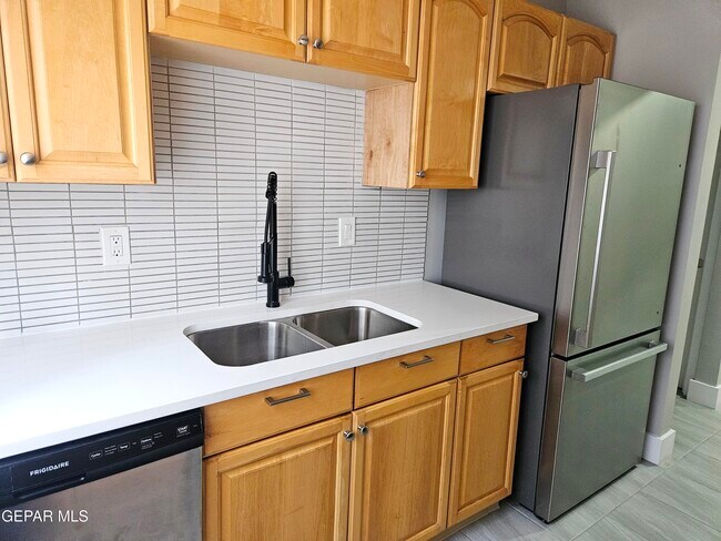 Building Photo - 252 Shadow Mountain Dr