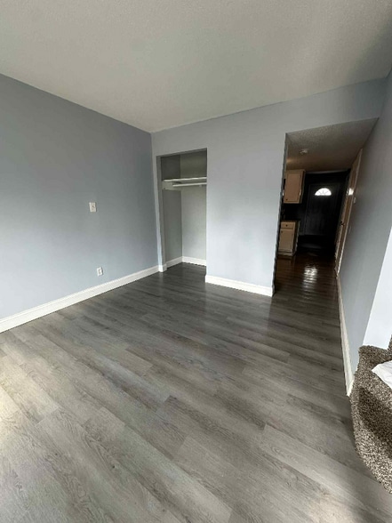 Building Photo - 824 Tanner St