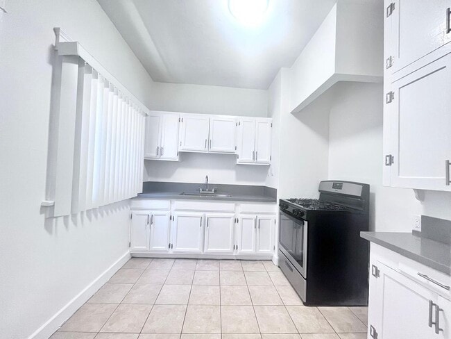 Interior Photo - san2737
